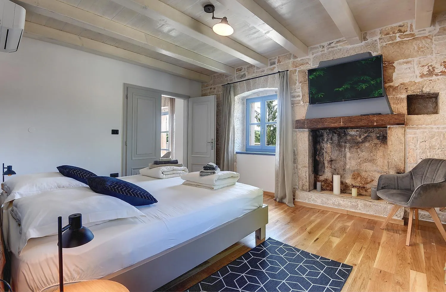 Villa Pi For 8 People In Central Istria With Heated Pool & Large Garden Tinjan