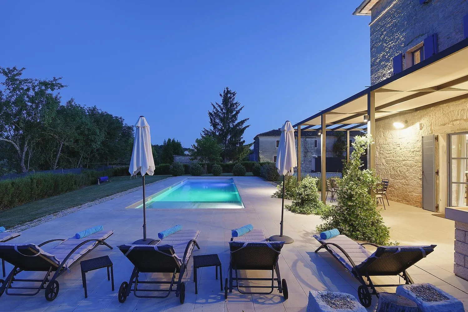 Villa Pi For 8 People In Central Istria With Heated Pool & Large Garden Tinjan
